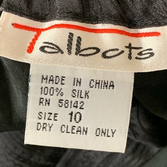 Talbots 💯 silk skirt black paisley print zip close size 10 L-27 in - Picture 3 of 4